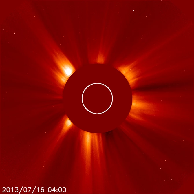 Soleil, éjection de masse coronale, vue plus large - ©NASA