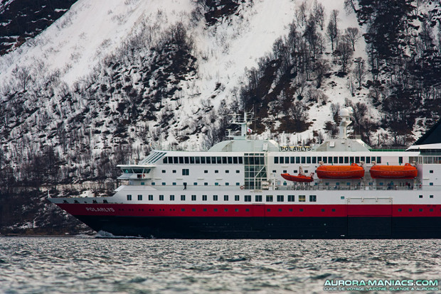 Laponie en bateau de croisière - Paquebot Polarlys de la compagnie Hurtigruten, ici aux alentours de Tromsø