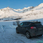 Parking enneigeé dans la région de Tromso